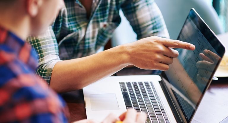Jakie gadżety firmowe najlepiej sprawdzają się podczas targów i eventów?